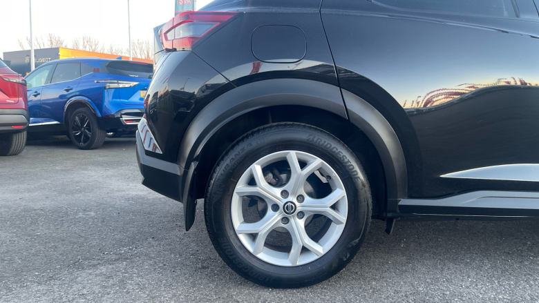 Nissan Juke 1.0 DiG-T 114 N-Connecta 5dr Petrol Hatchback